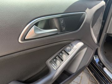 Mercedes A 180 - 9