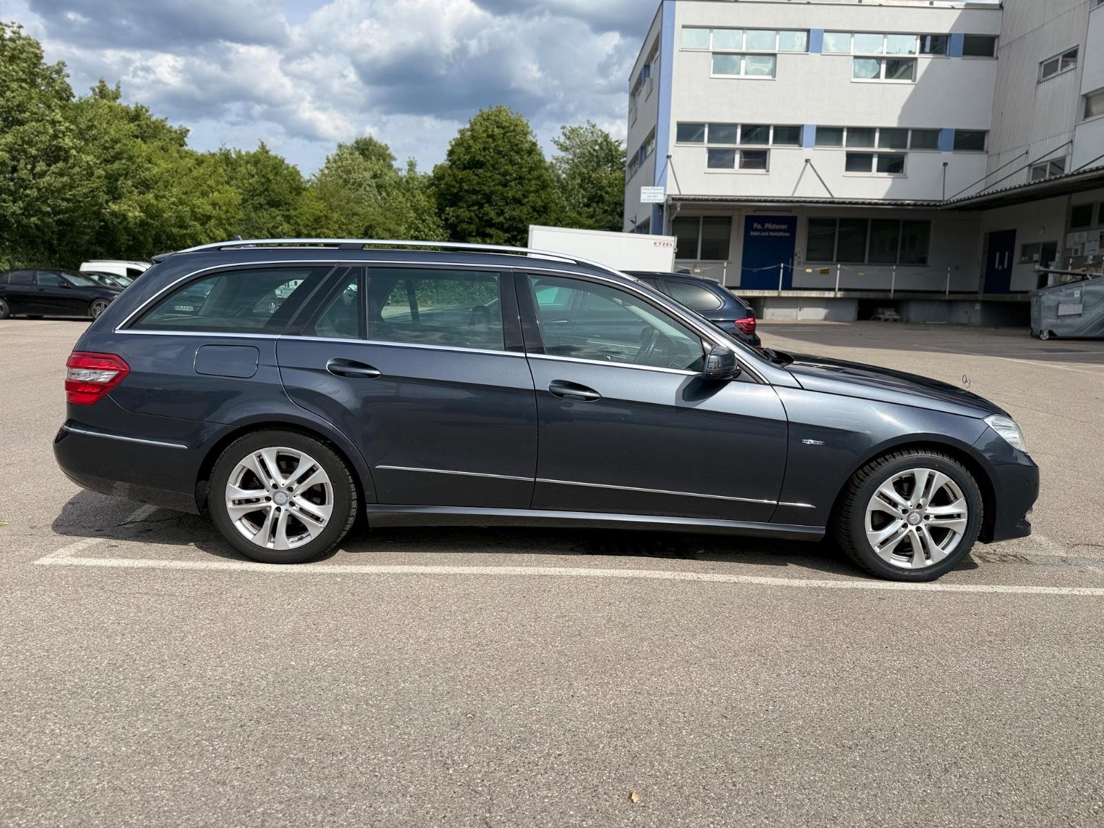 Mercedes-Benz E 200 CGI T Blue AVANTGARDE SHZ AHK NAVI XENON