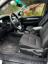 Toyota Hilux - weiße Toyota Hilux