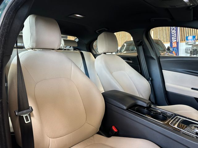 MYAUTOCENTER – Gebraucht- und Jahreswagen mit Werkstattservice in Pfaffenhofen Jaguar XE Pure *LED*Keyless*2-Zonen*Tempo*Navi*