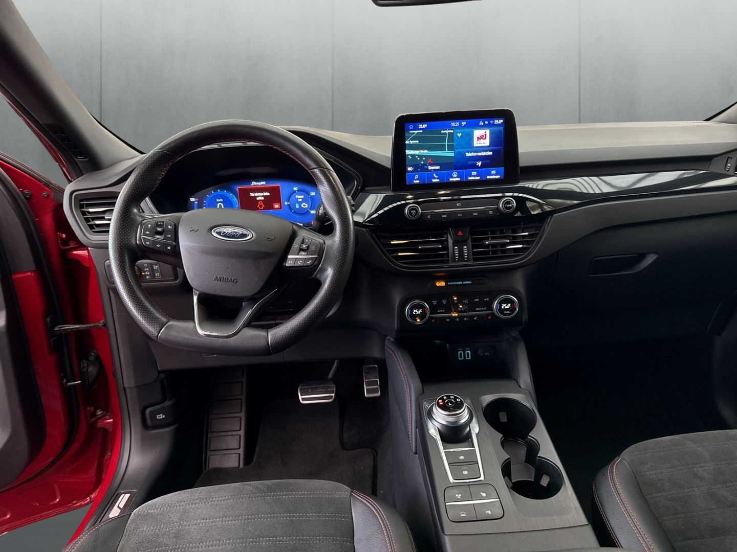 Fahrzeugabbildung Ford Kuga Hybrid ST-Line X ALLRAD Kamera Winterpaket