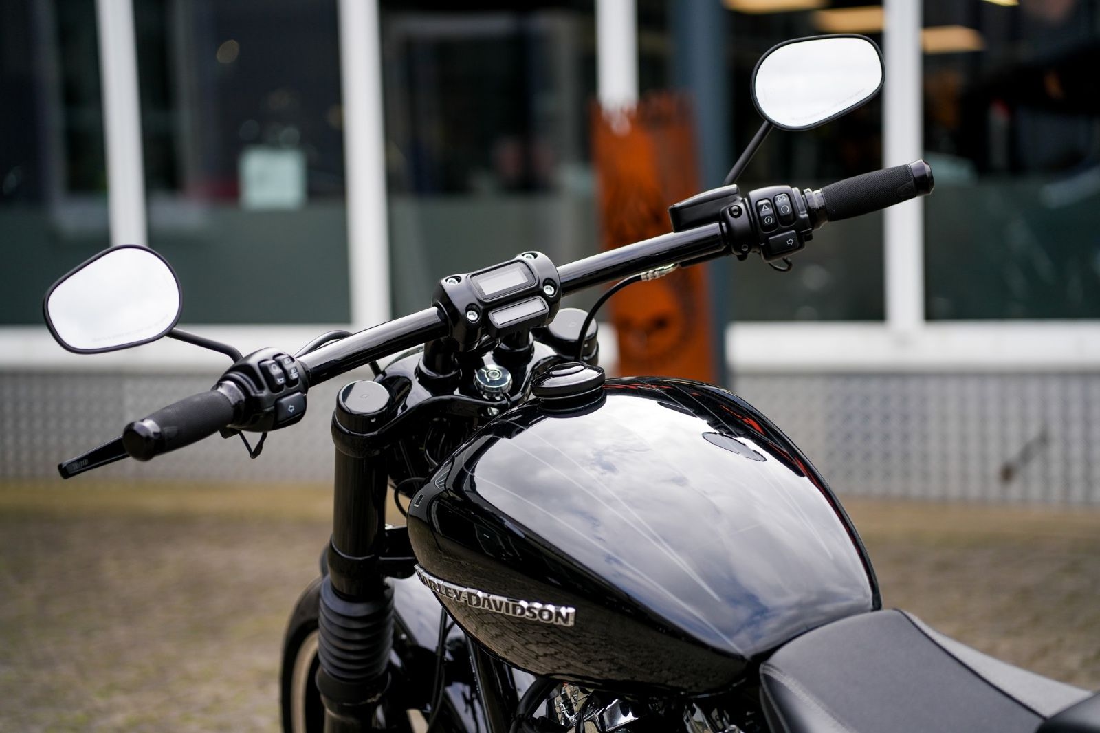 Fahrzeugabbildung Harley-Davidson FXBRS Breakout 114 cui - Miller - Black Black