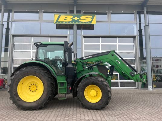 John Deere 6215R