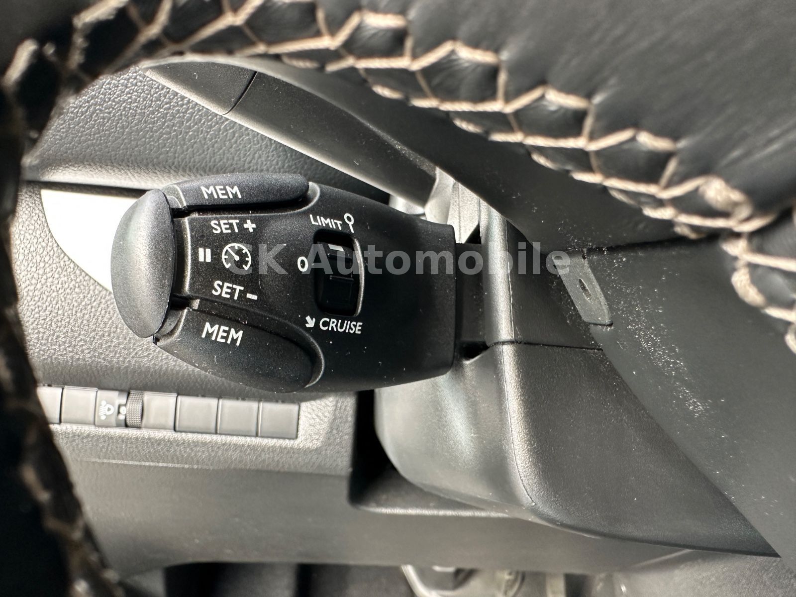 Fahrzeugabbildung Opel Zafira Life Elegance L/7 Sitze/Navi/Pano/LED/AHK