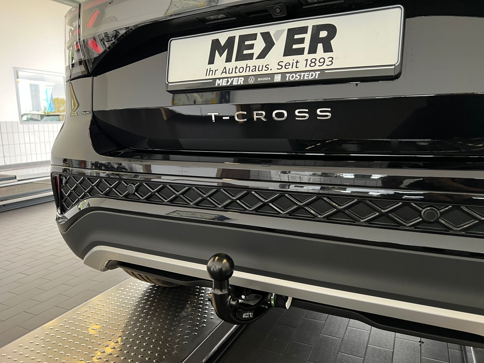 Fahrzeugabbildung Volkswagen T-Cross R-Line 1.5 TSI DSG *AHK, IQ.LIGHT, ACC,