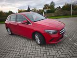 Mercedes-Benz B 200 DCT -