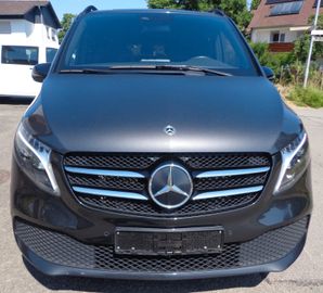 Mercedes V 220 - 3