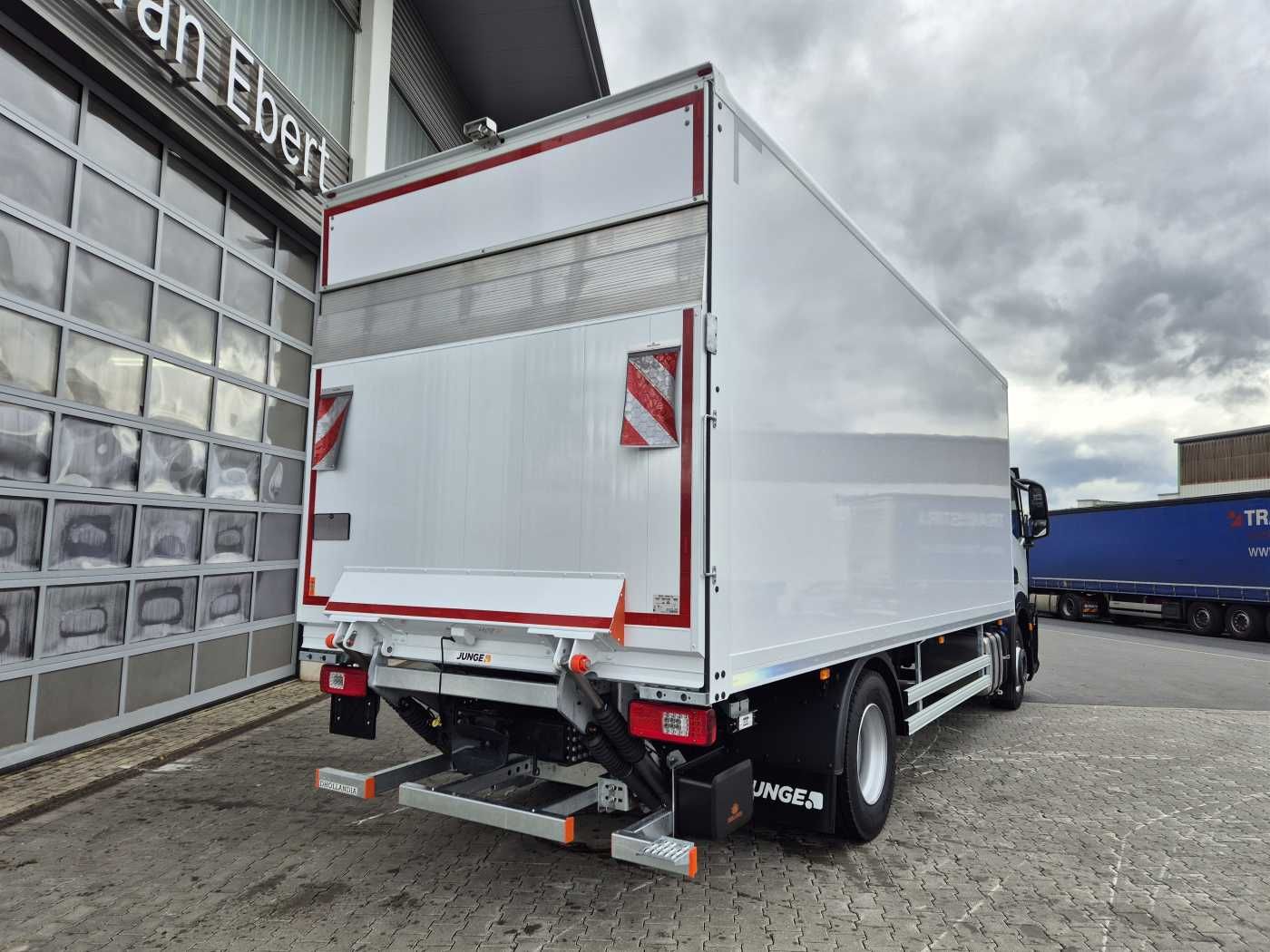 Fahrzeugabbildung Iveco AD190S40/P 4x2 Ladebordwand 2.000kg Navi ACC