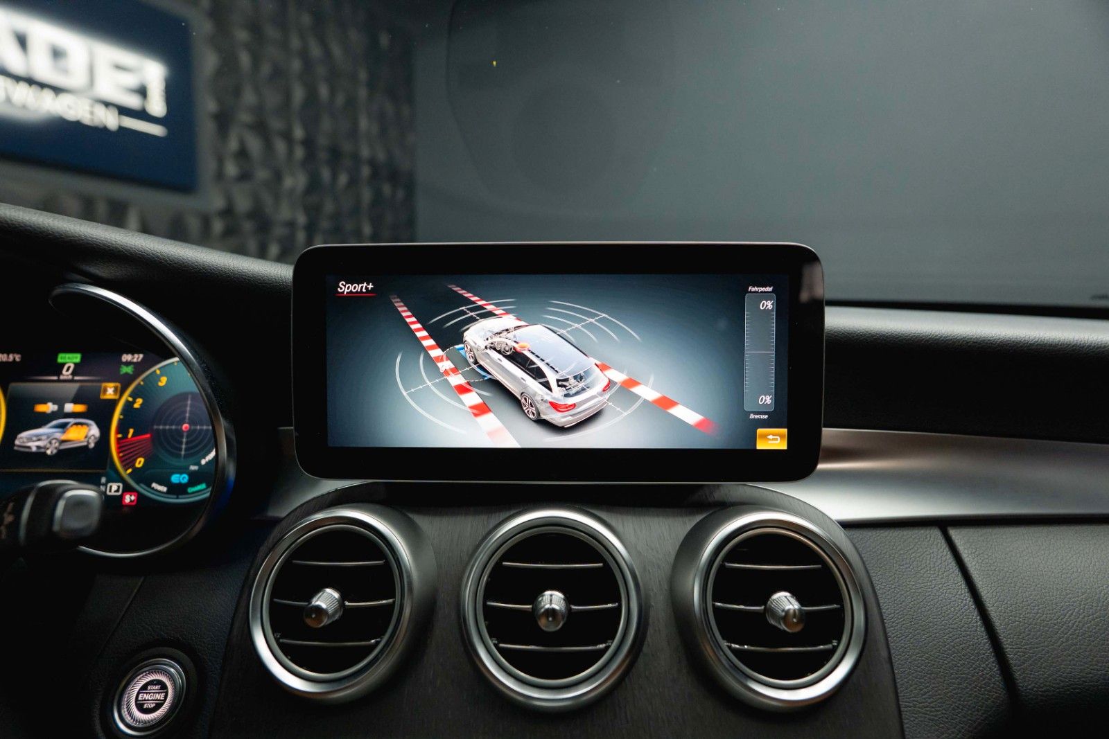 Fahrzeugabbildung Mercedes-Benz C 300 AMG | ACC | Pano | Mulitbeam | Widescreen