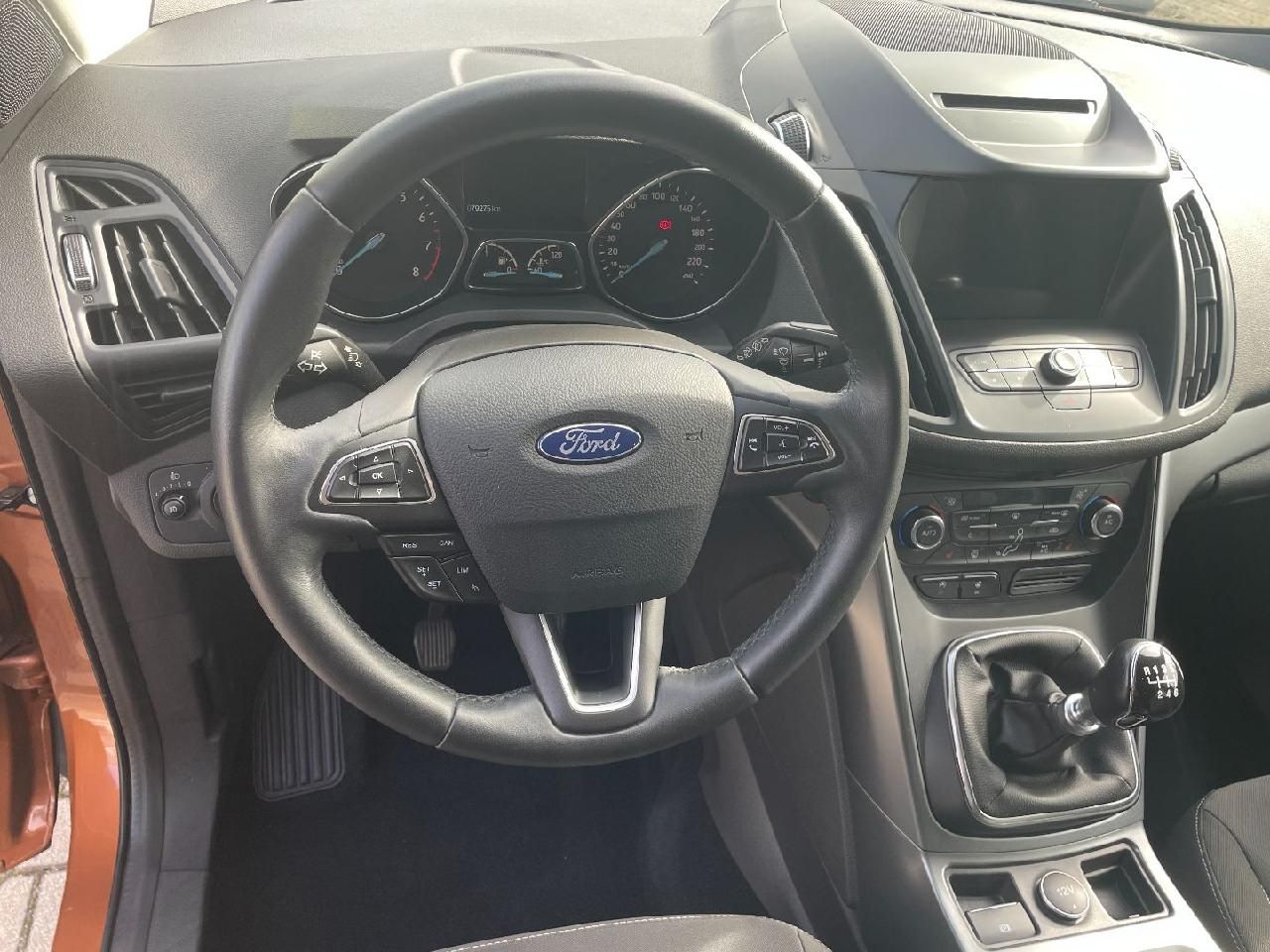 Fahrzeugabbildung Ford Kuga Winterpaket, Navi, Klimaautom.