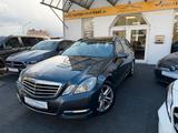 Mercedes-Benz E 200 SCHIEBEDACH/EL. SITZE/NAVI/NIVEAU/SHZ/PDC - gebrauchte Mercedes-Benz E 200 aus dem Jahr 2011