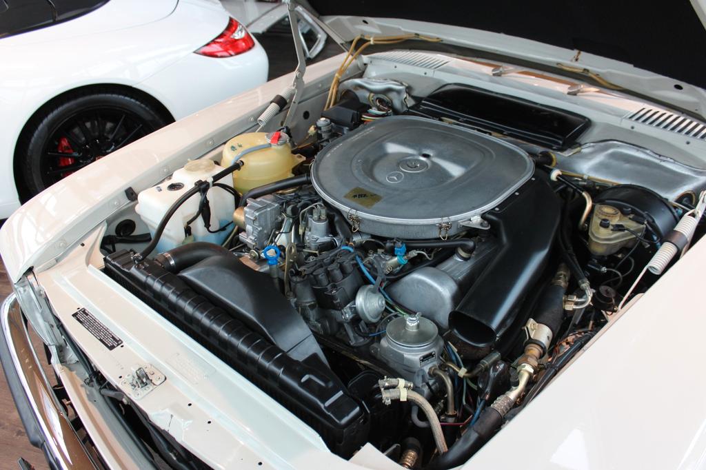 Mercedes-Benz SL 380