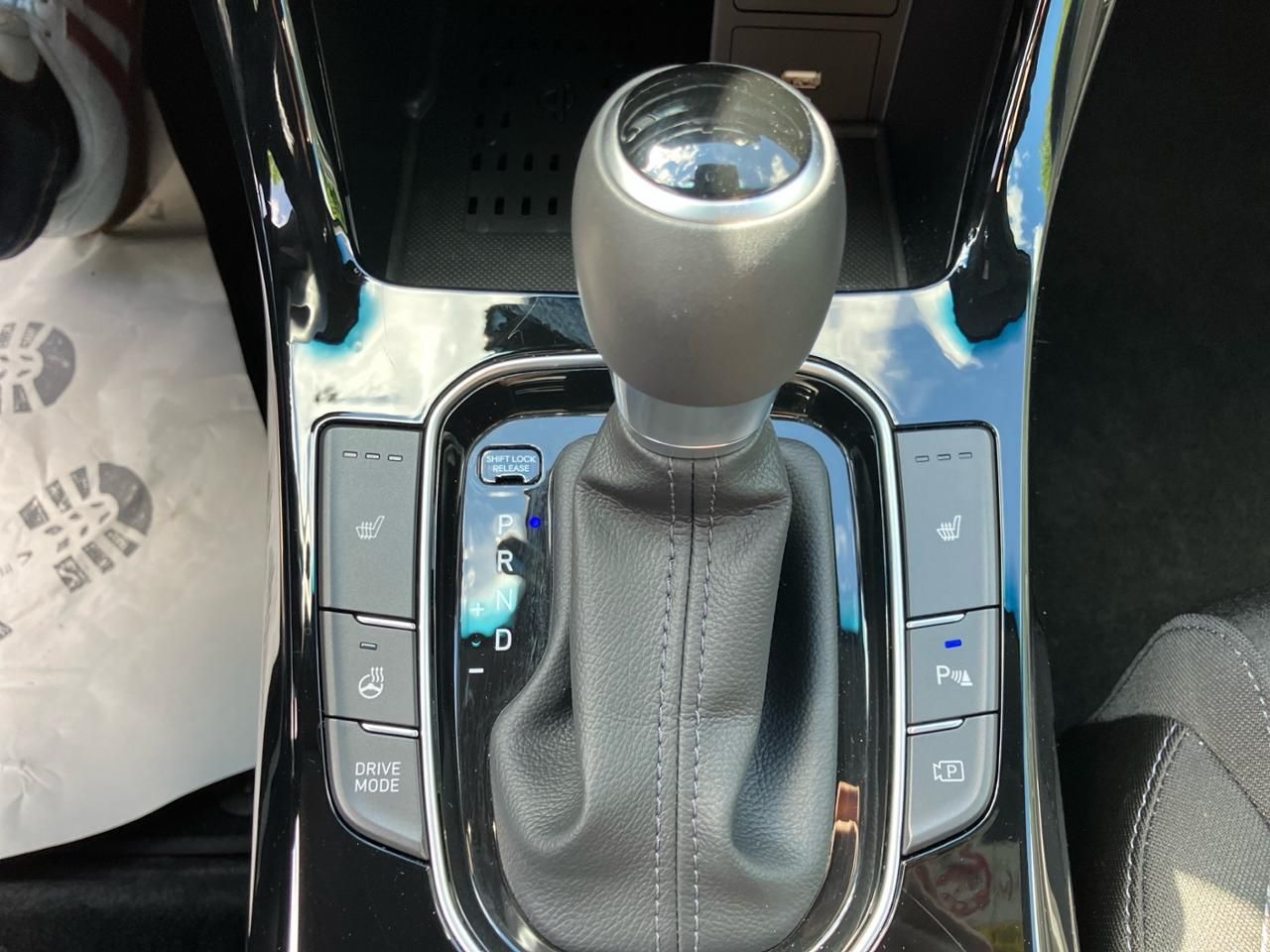 Fahrzeugabbildung Hyundai i30 DCT ADVANTAGE LED*NAVI*2Z-KLIMA*CARPL*KEYLES