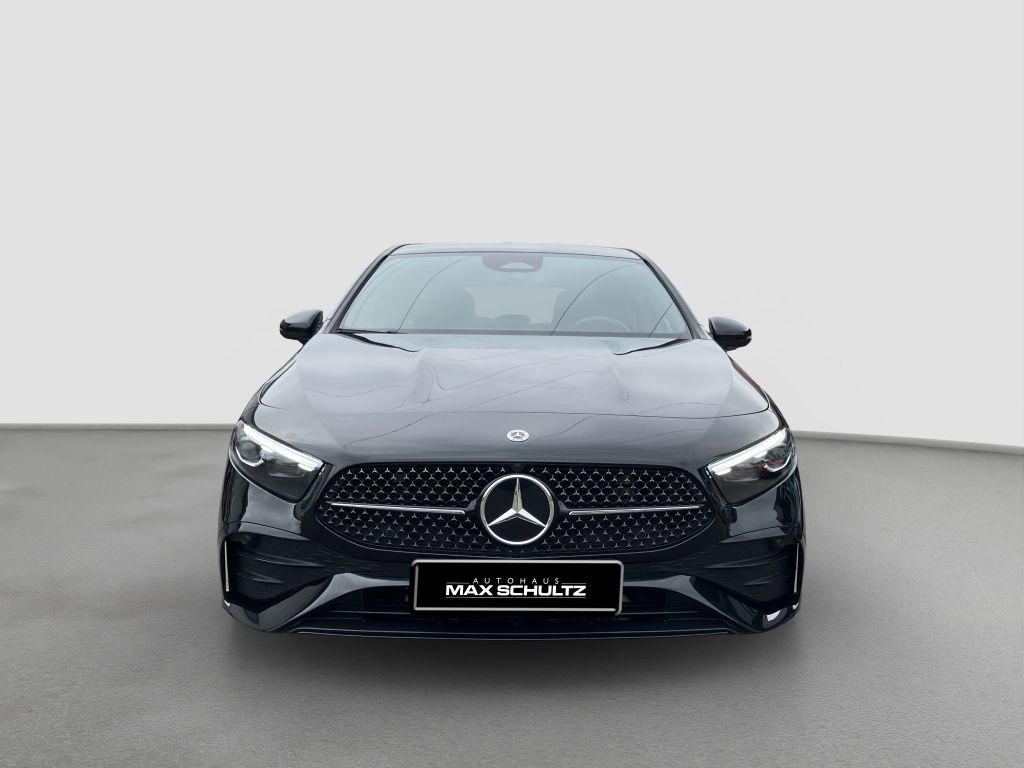 Fahrzeugabbildung Mercedes-Benz A 200 AMG*NIGHT*PANO*MULTIB LED*TOTW*KEYL*19ZOLL