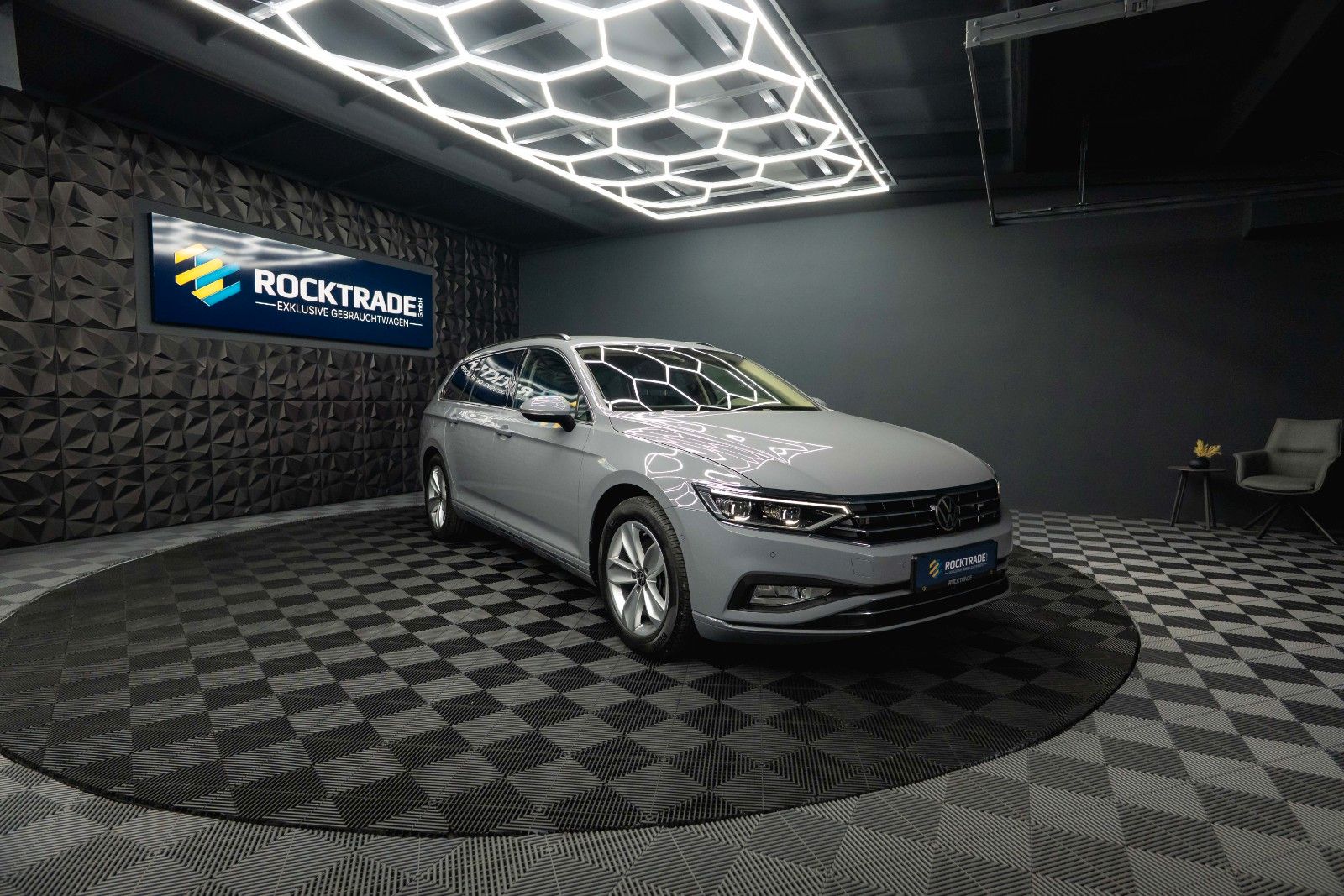 Fahrzeugabbildung Volkswagen Passat Variant 2.0 TDI IQ Business *ACC*LED*DCC*