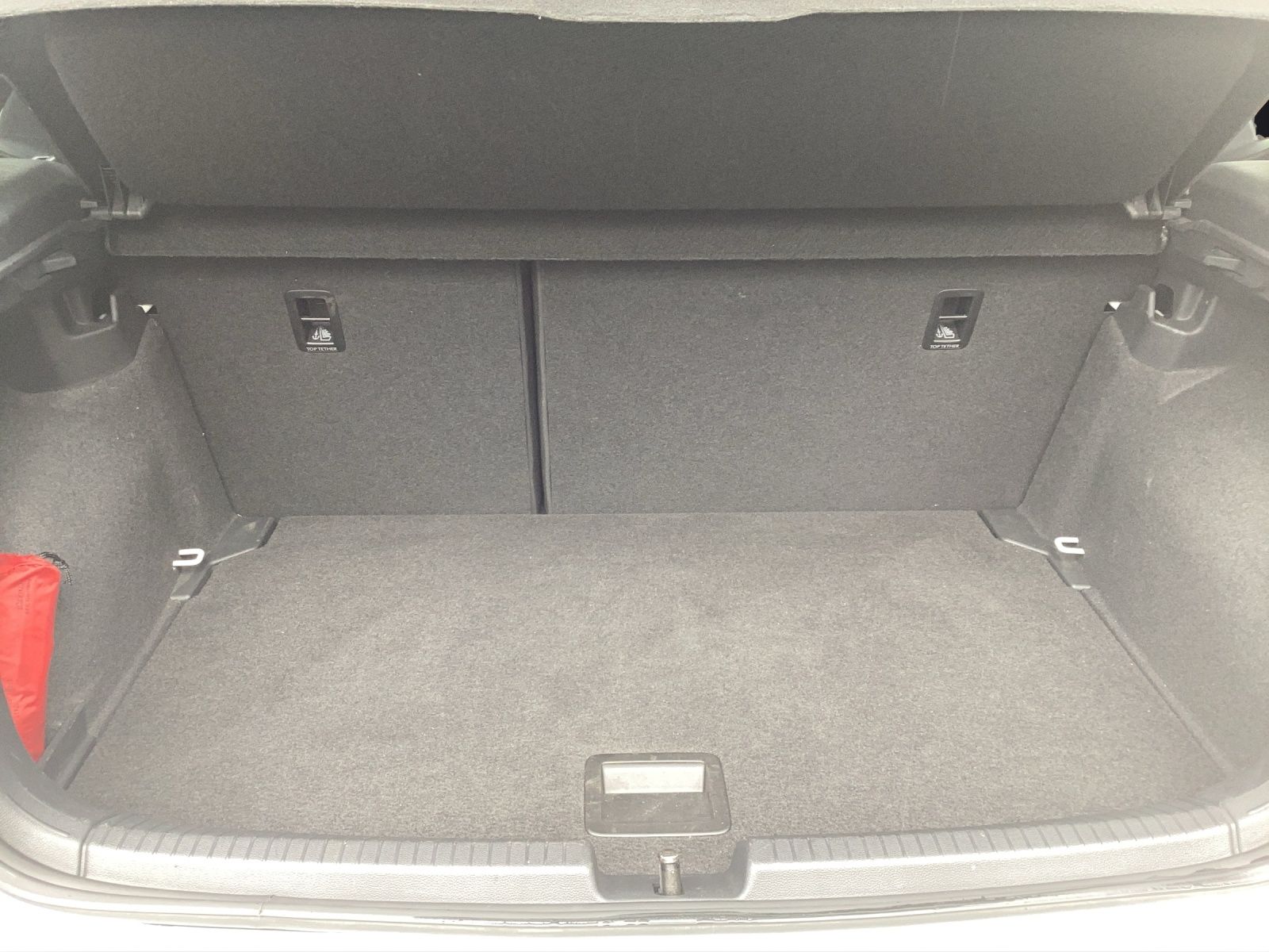 Fahrzeugabbildung Volkswagen Polo R-Line DSG MATRIX RFK PANO