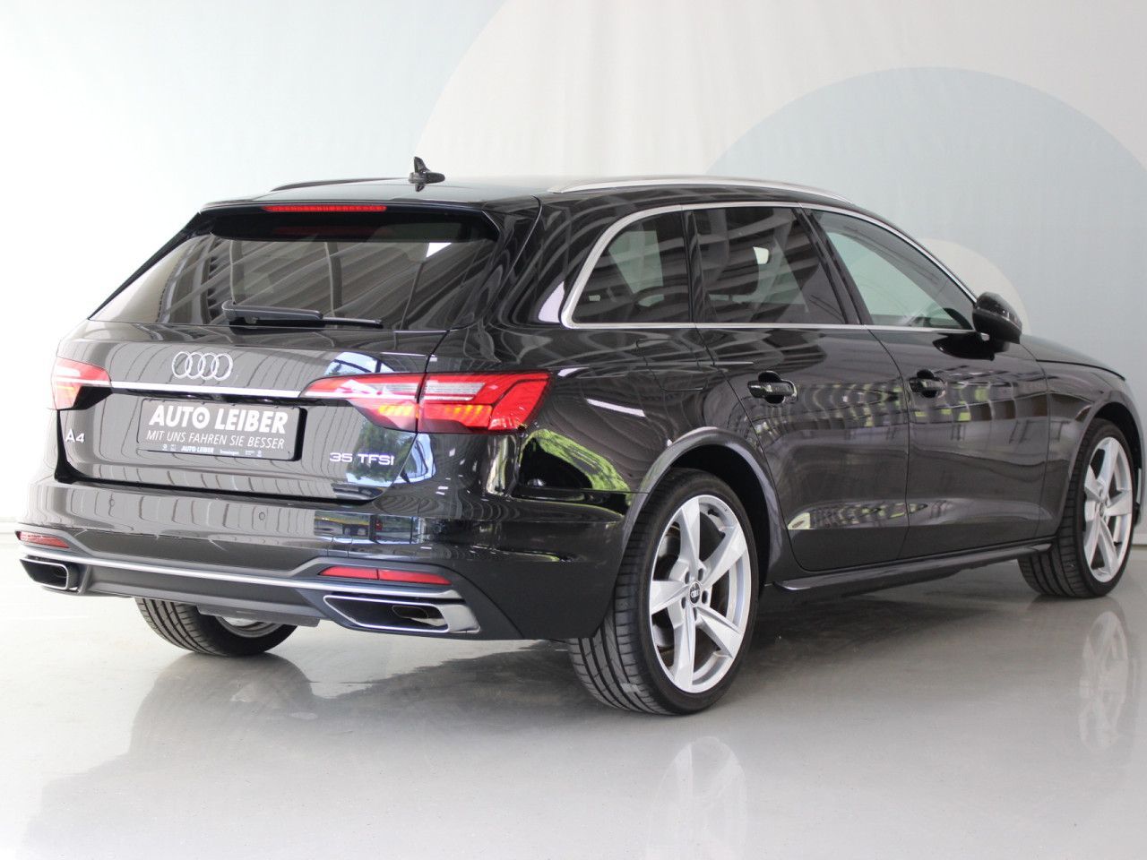 Fahrzeugabbildung Audi A4 Avant 35 TFSI advanced ACC/RFK/Navi/Leder