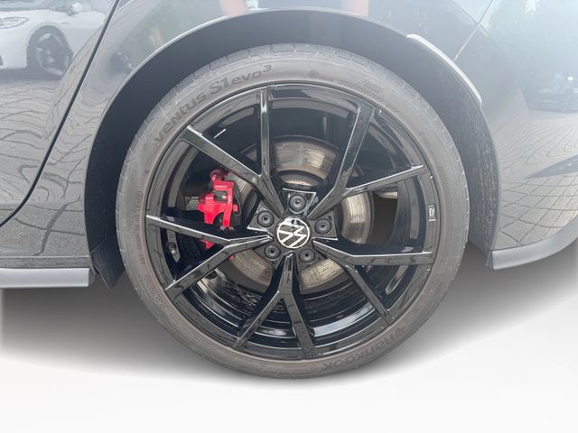 Golf VIII GTI, Business Premium, Navi, ACC, 19"