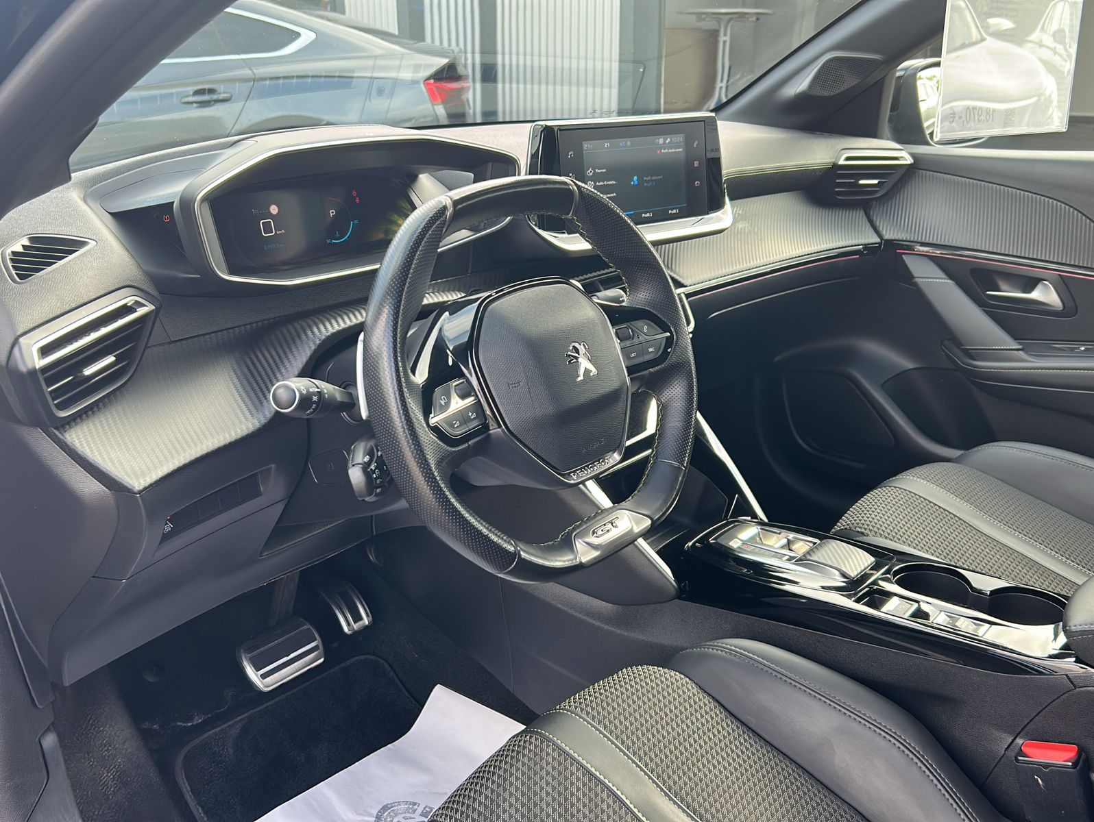 Fahrzeugabbildung Peugeot 208 GT PureTech
