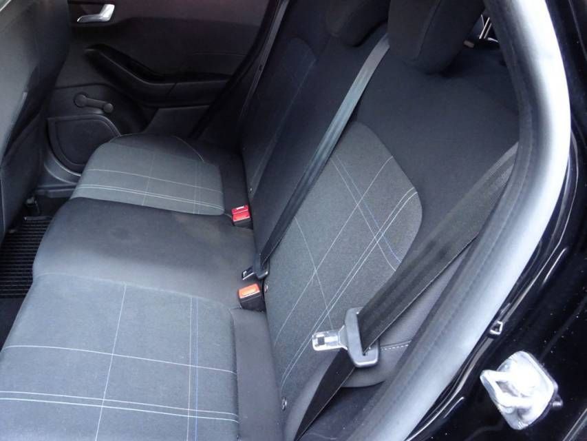 Fahrzeugabbildung Ford Fiesta 1,1 Cool & Connect Sitzheizung/Klima