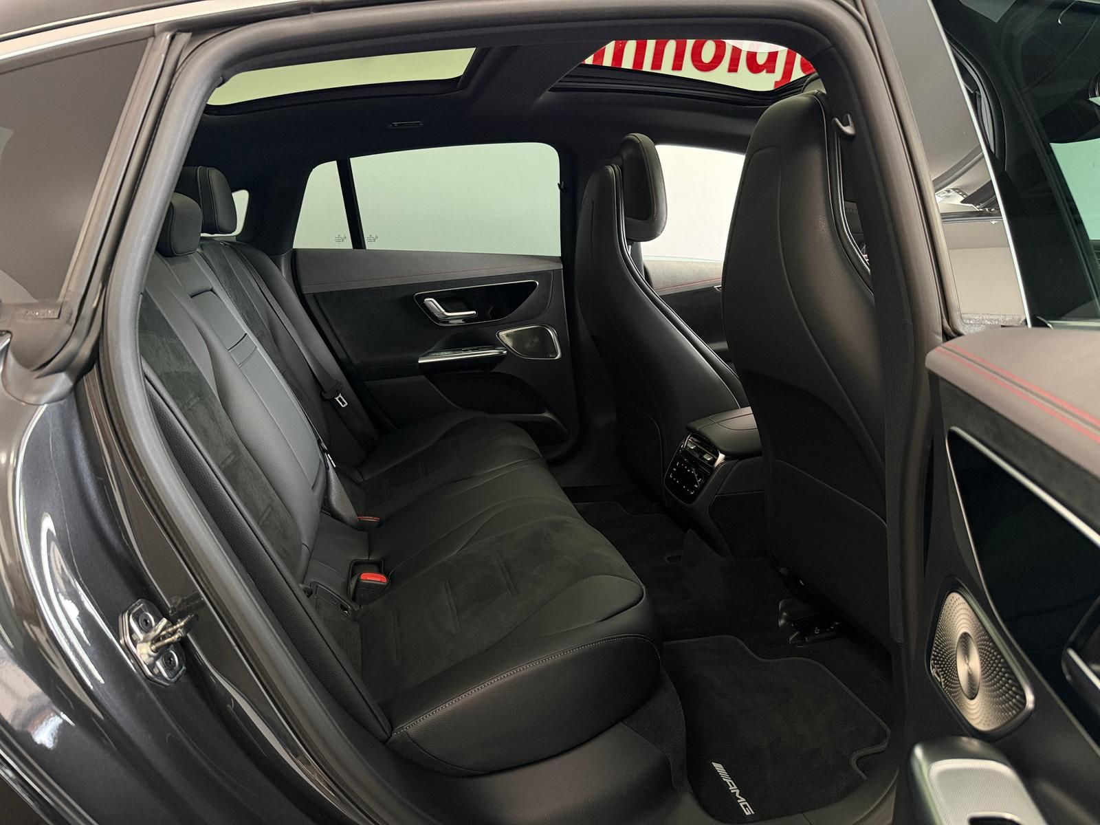 Mercedes-Benz EQE 500 4M AMG D.Light Distronic Pano SOH_99% foto 19