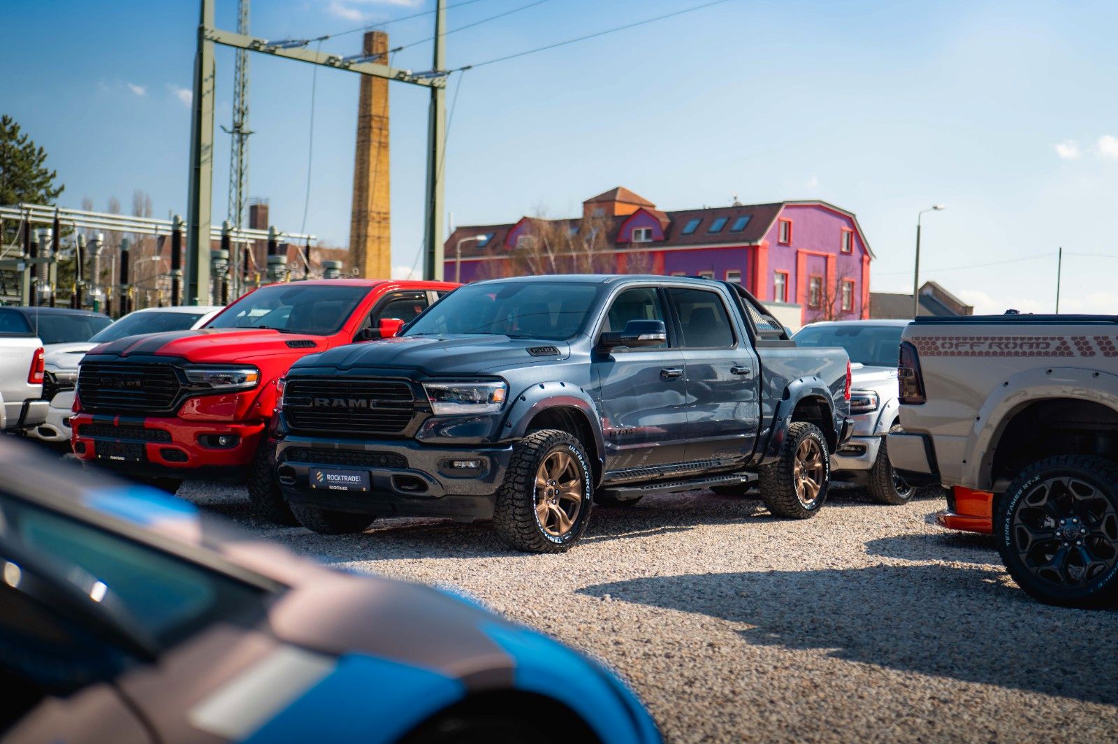 Fahrzeugabbildung Dodge RAM 5.7 V8 HEMI 4x4 Offroad LARAMIE Night 19%
