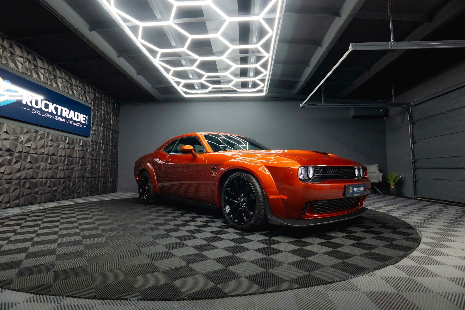 Fahrzeugabbildung Dodge Challenger 6.4 V8 SRT 392 R/T SCAT PACK WIDEBODY
