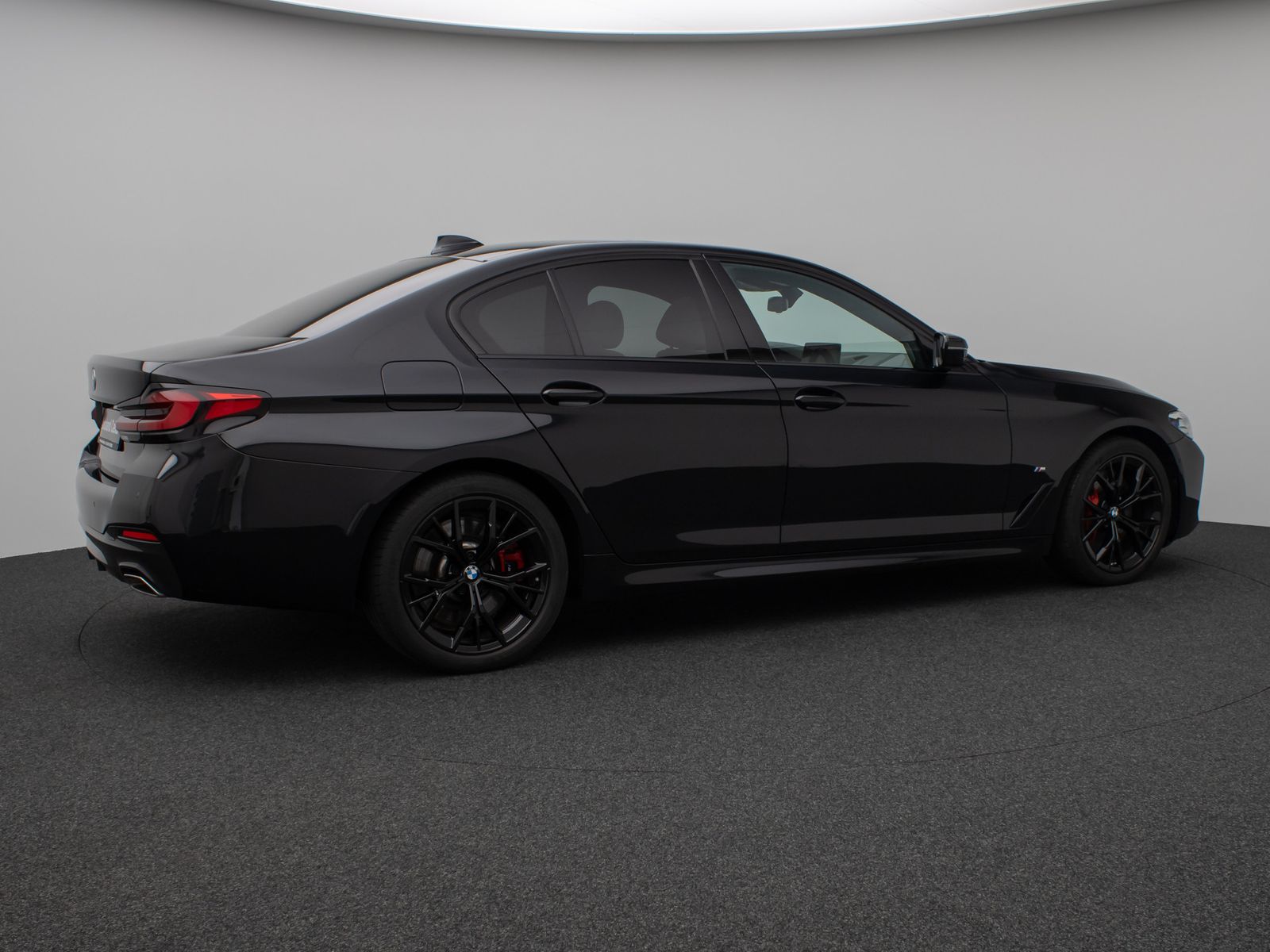 Fahrzeugabbildung BMW 540i xD M Sport Glasdach Kamera HUD DAB H/K 19"