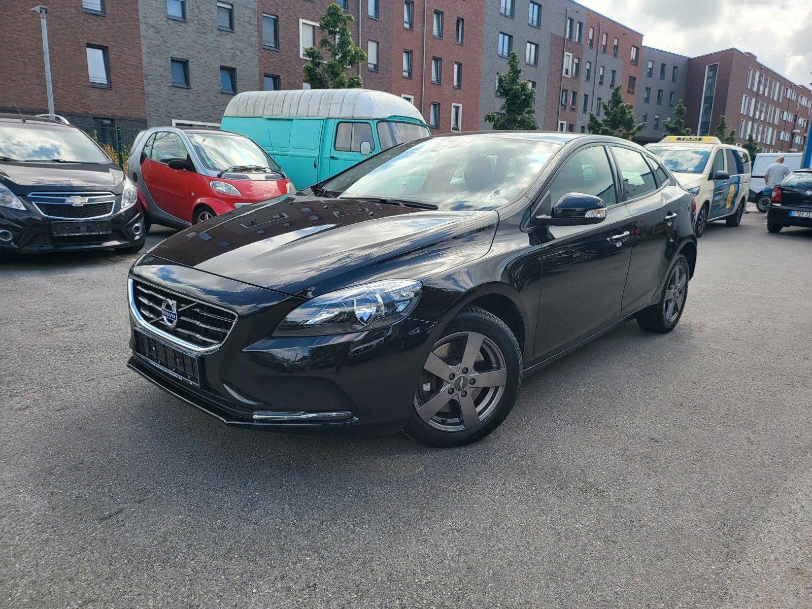 VOLVO V40