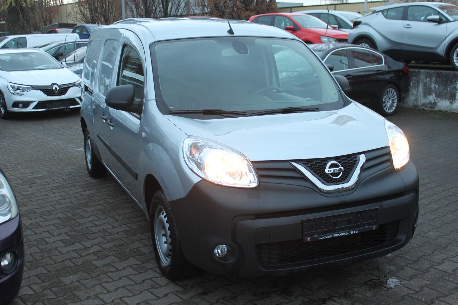 NISSAN NV250