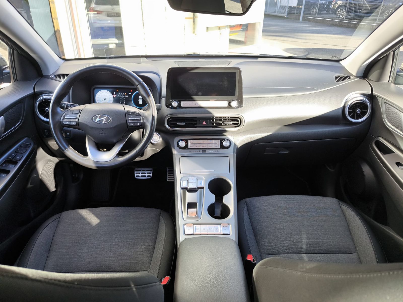 Fahrzeugabbildung Hyundai Kona Trend NAVI+LED+SHZ+HEADUP+KAMERA+ACC+WP+