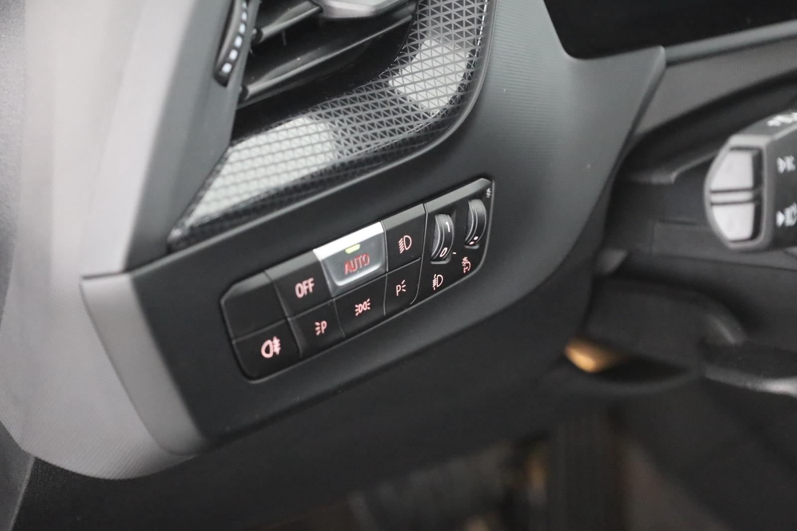 BMW 1 Series i Sportline LED Navi Teilleder AHK DAB PDC, миниатюра 21