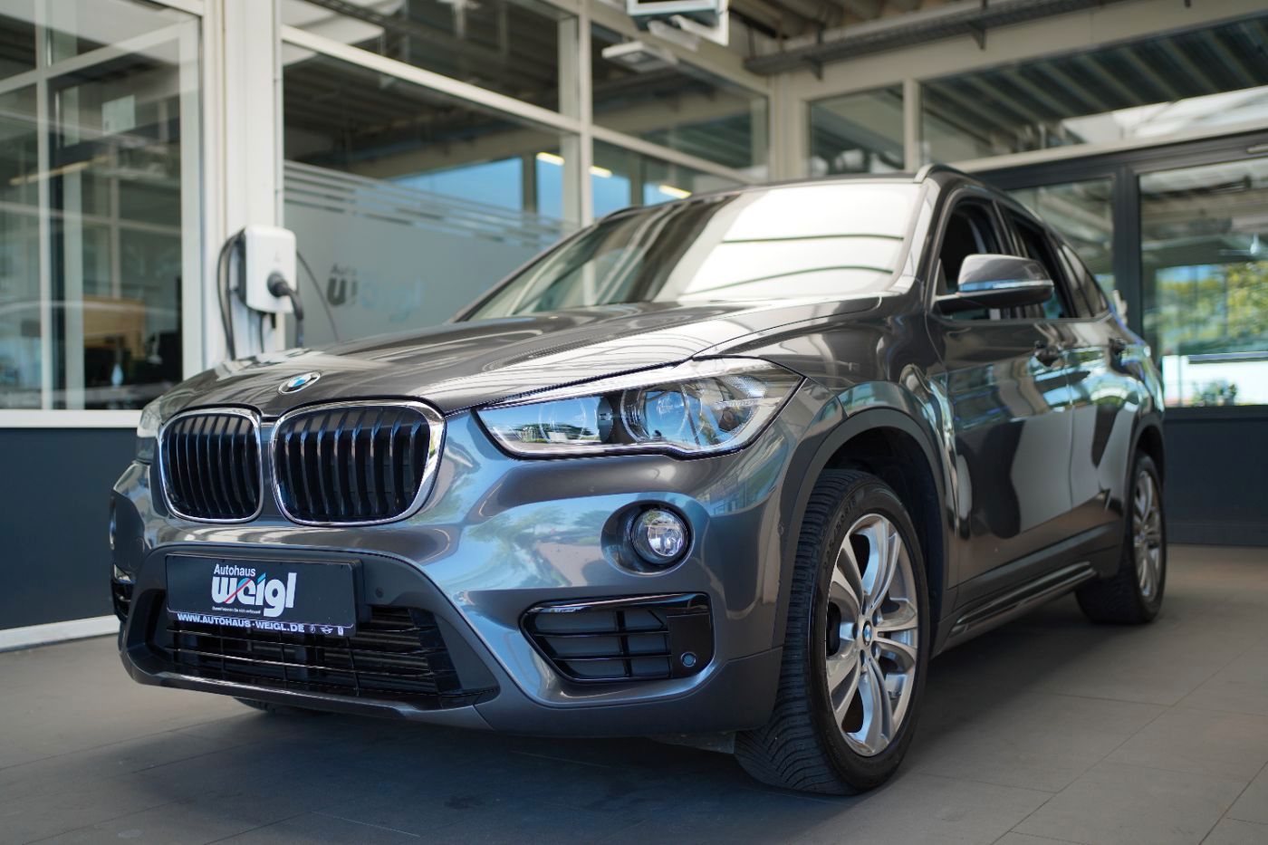 Fahrzeugabbildung BMW X1 xDrive 18d Sport Line +AHK+Park-& Drivingassi