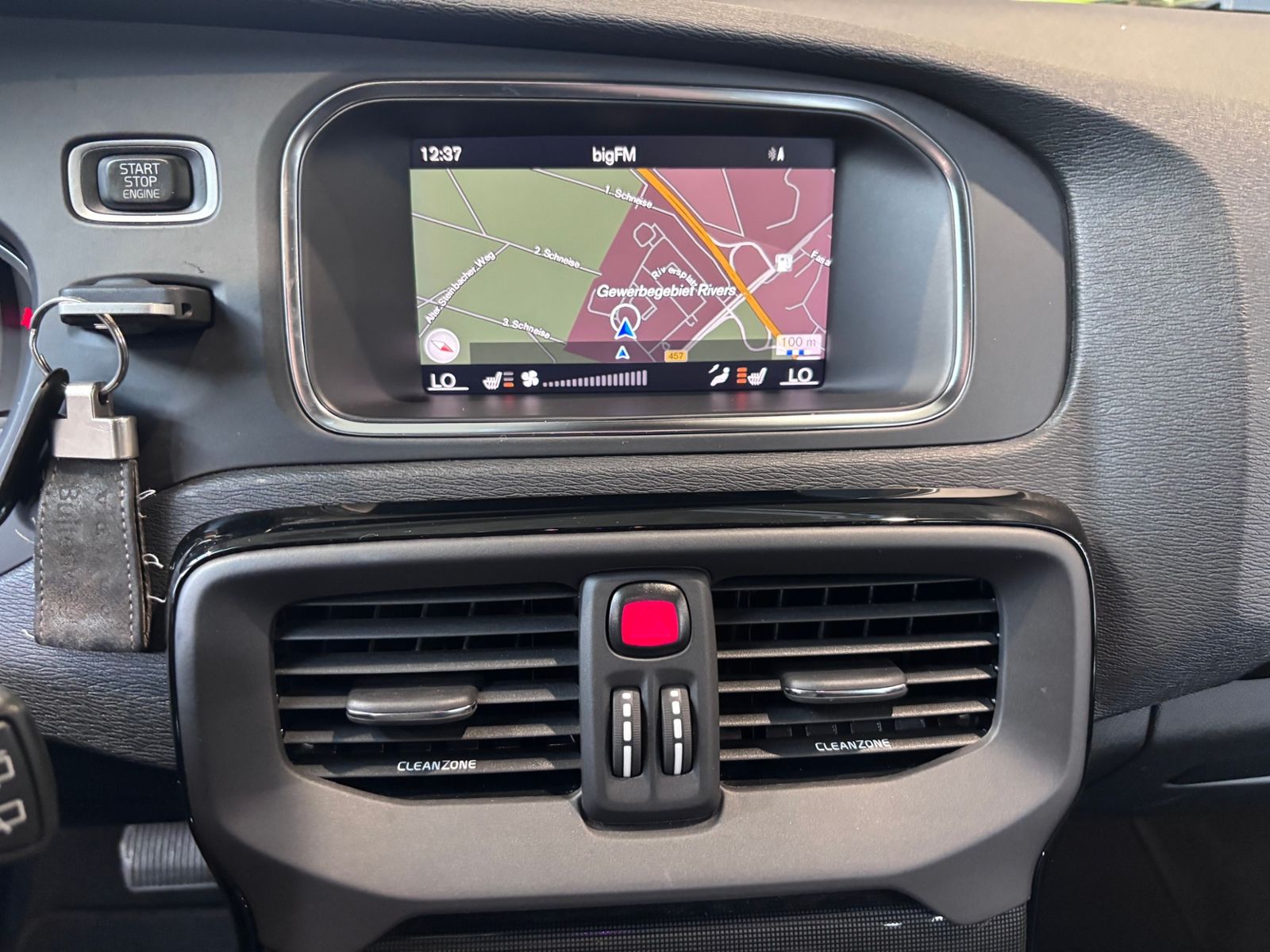 Fahrzeugabbildung Volvo V40 Cross Country Momentum LED NAVI ALU