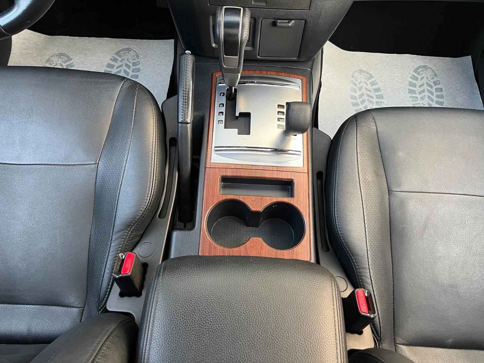 Mitsubishi Pajero 3.2 DI-D 200 ch Instyle 4x4 - 7 places - Cuir - GPS - Toit ouvrant
