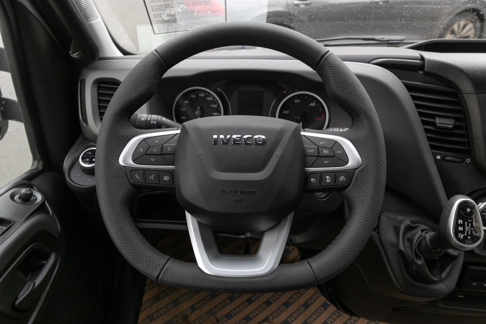 Fahrzeugabbildung Iveco Daily70C21HA8 D/P FAHRGESTELL DOPPELKABINE