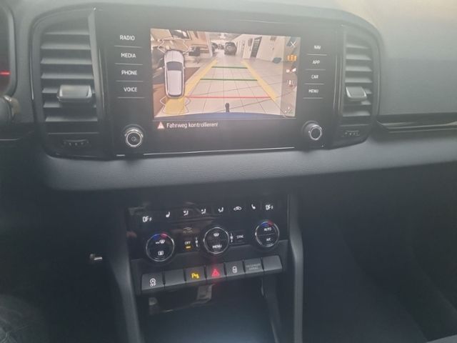 Fahrzeugabbildung SKODA Karoq 1.5 TSI DSG Sportline LED MATRIX