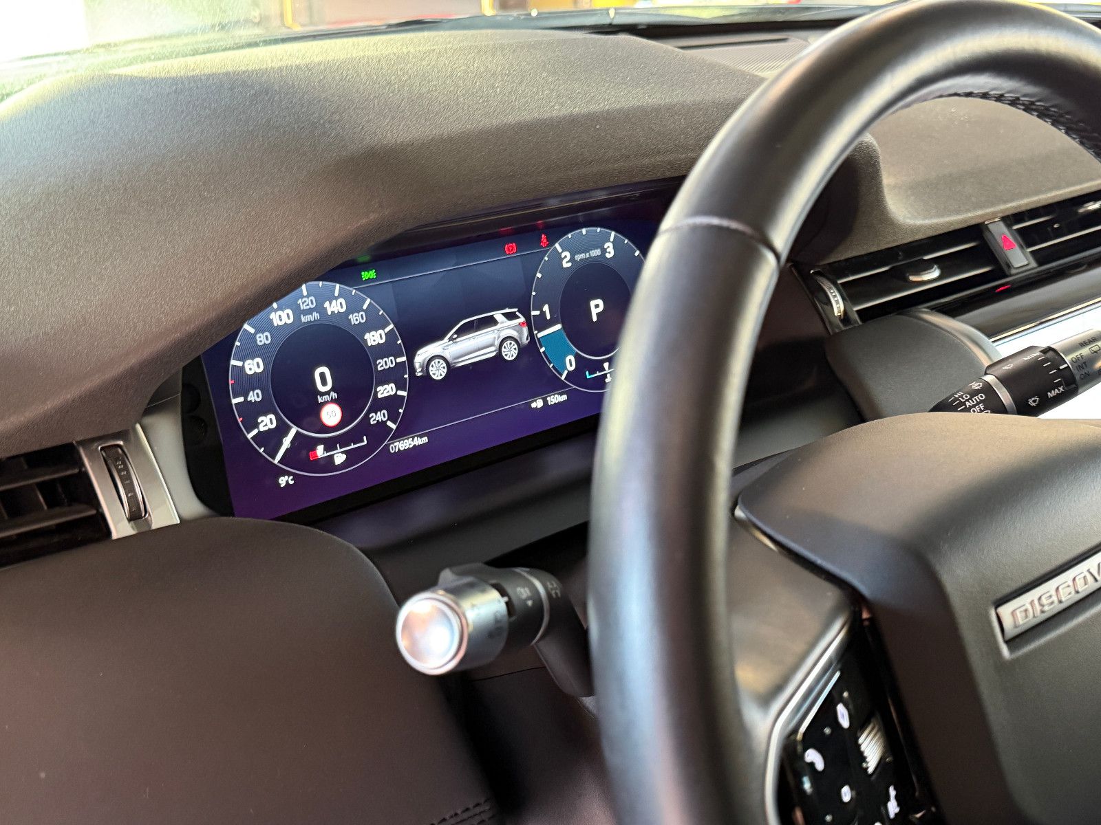 Fahrzeugabbildung Land Rover Discovery Sport SE AWD/PANO/KAMERA/LEDER/LED