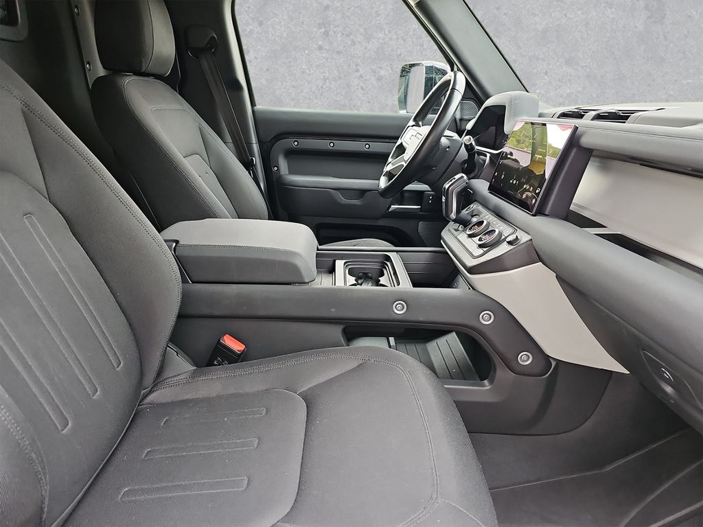 Land Rover Defender 110 D250