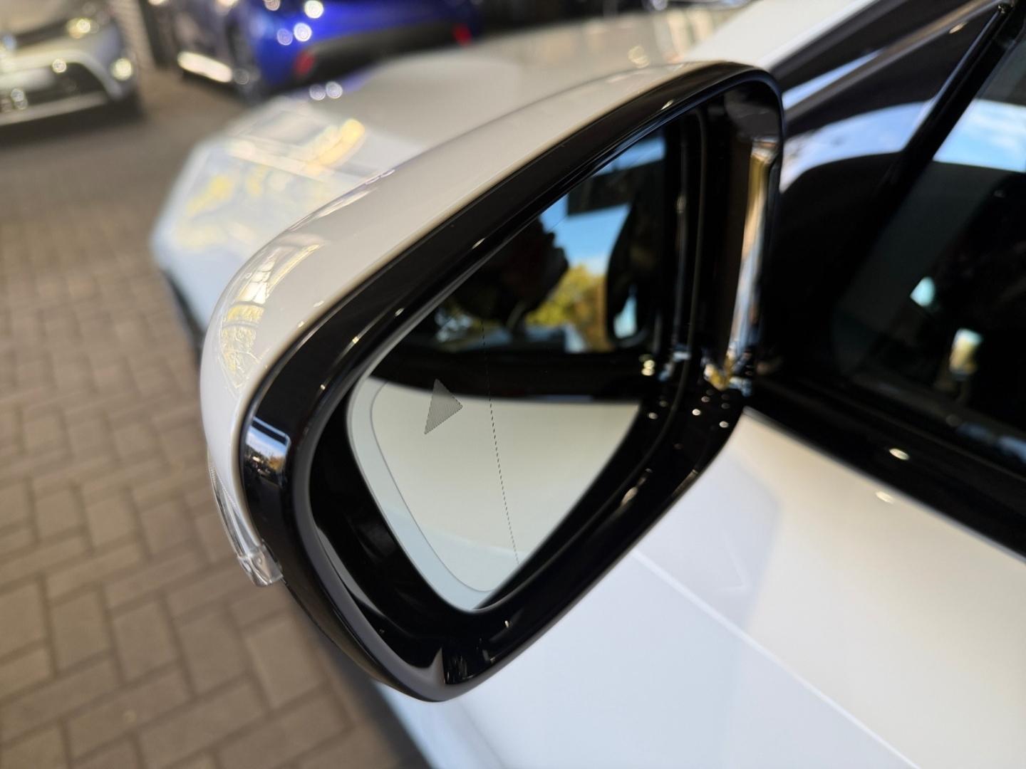 BMW 318 i Touring Luxury Line*AUTOMATIK*LED*PDC*KAME