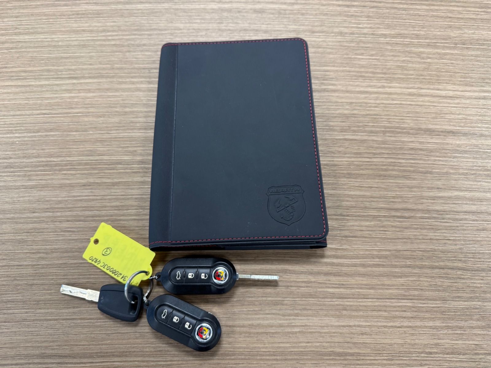 Fahrzeugabbildung Abarth 500 595 Basis, Sky Dome Pano,  Alu Sport,