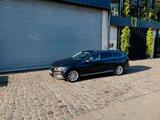 Volkswagen Passat 2.0 TDI Highline LED NAVI LEDER  ACC PDC - Volkswagen Passat in Halle