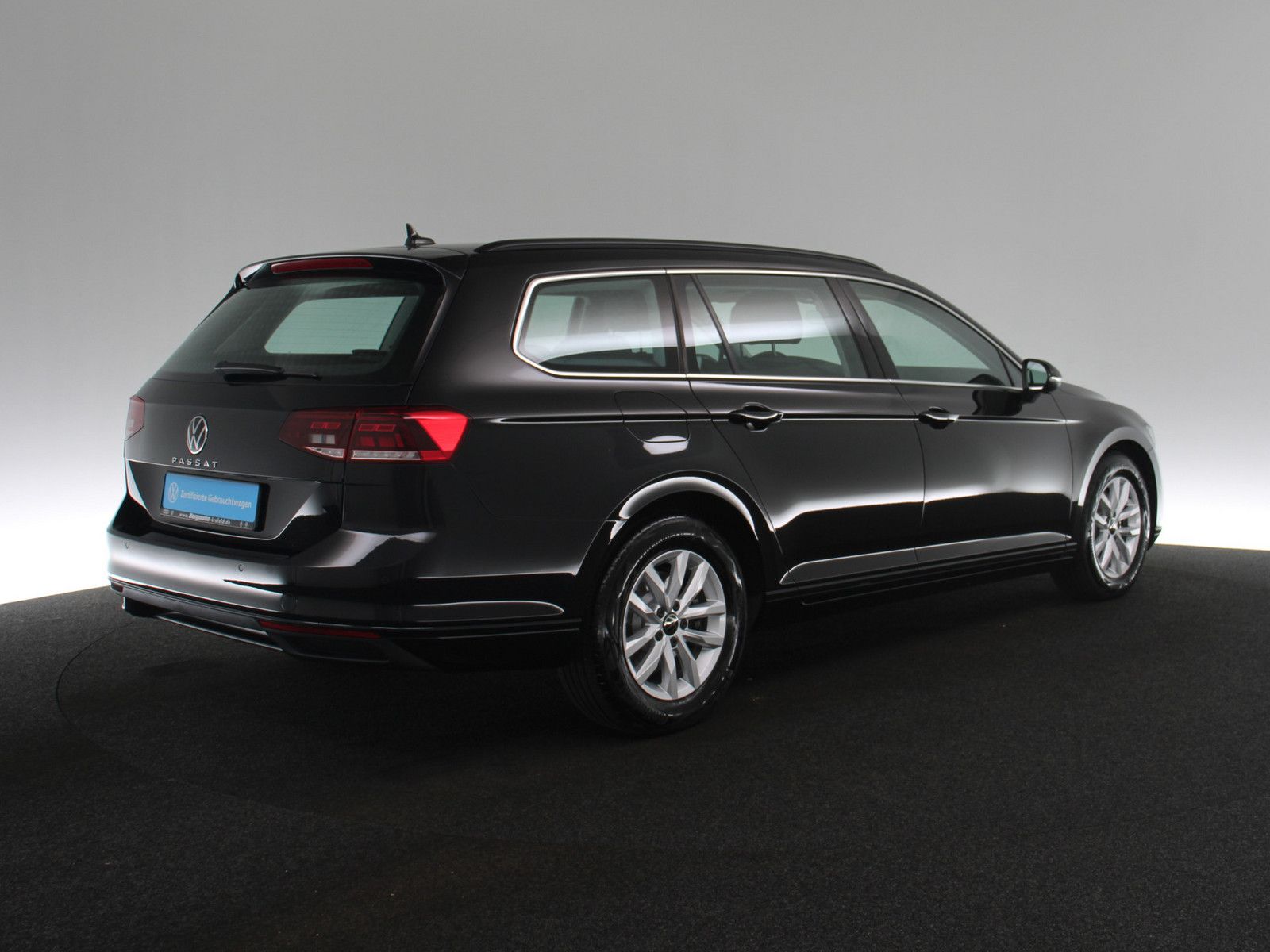 Volkswagen Passat Variant 2.0 TDI Business AHK LED ACC NAVI foto 5