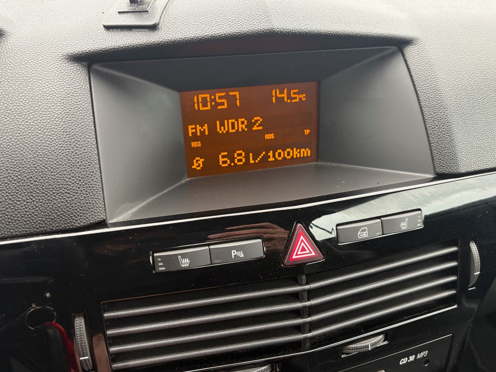 Fahrzeugabbildung Opel Astra 1.9 CDTI Leder Klima 1.HAND 110kW