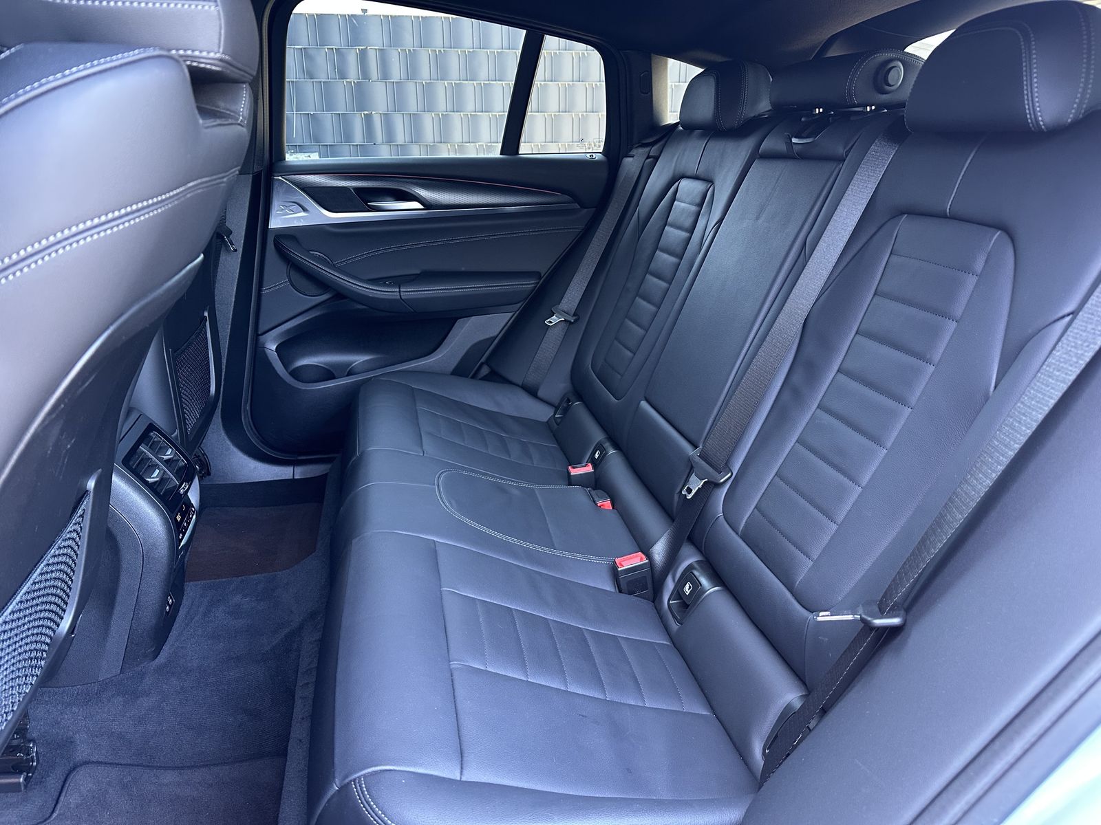Fahrzeugabbildung BMW X4 xDrive30d M-Sport NAV+LASER+HEAD-UP+20ZO+360°