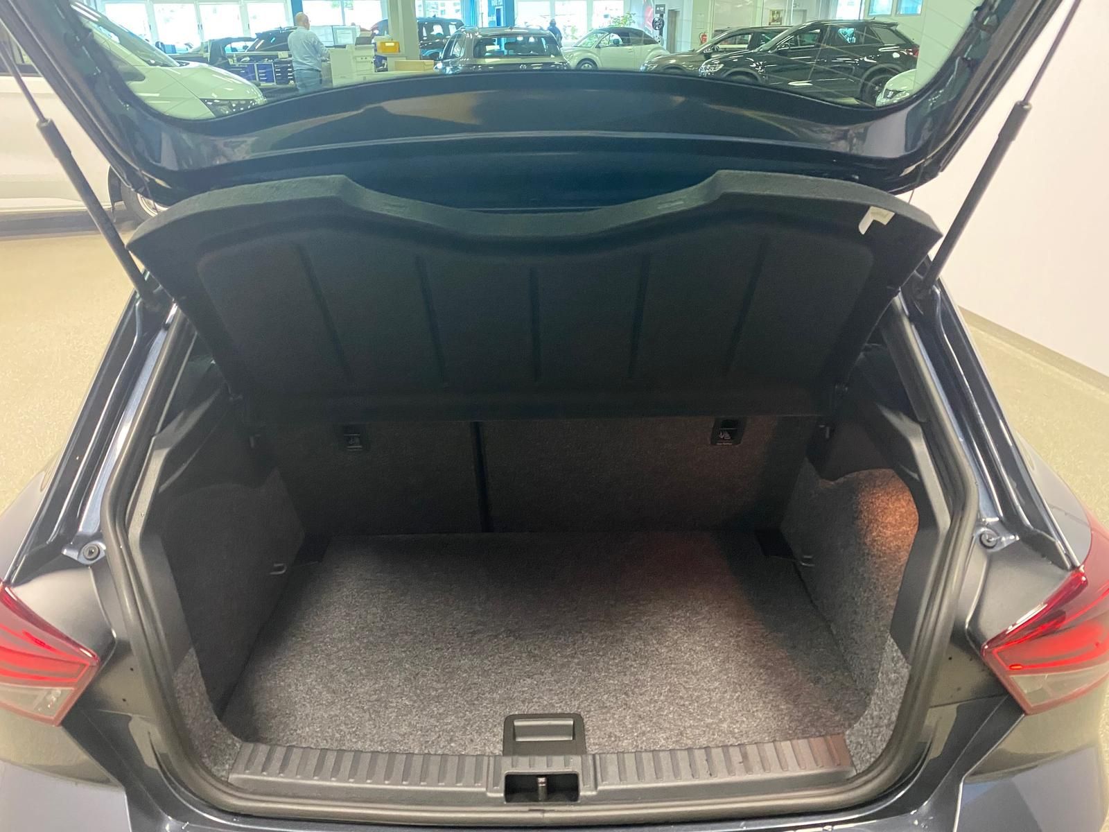 Fahrzeugabbildung SEAT Ibiza 1.0 TSI 1.0 TSI FR 5 J.GARANTIE+ACC+KAMERA