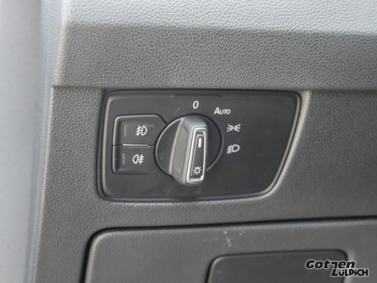 Fahrzeugabbildung Volkswagen Passat Variant Elegance 2.0 TDI DSG AHK LED Navi