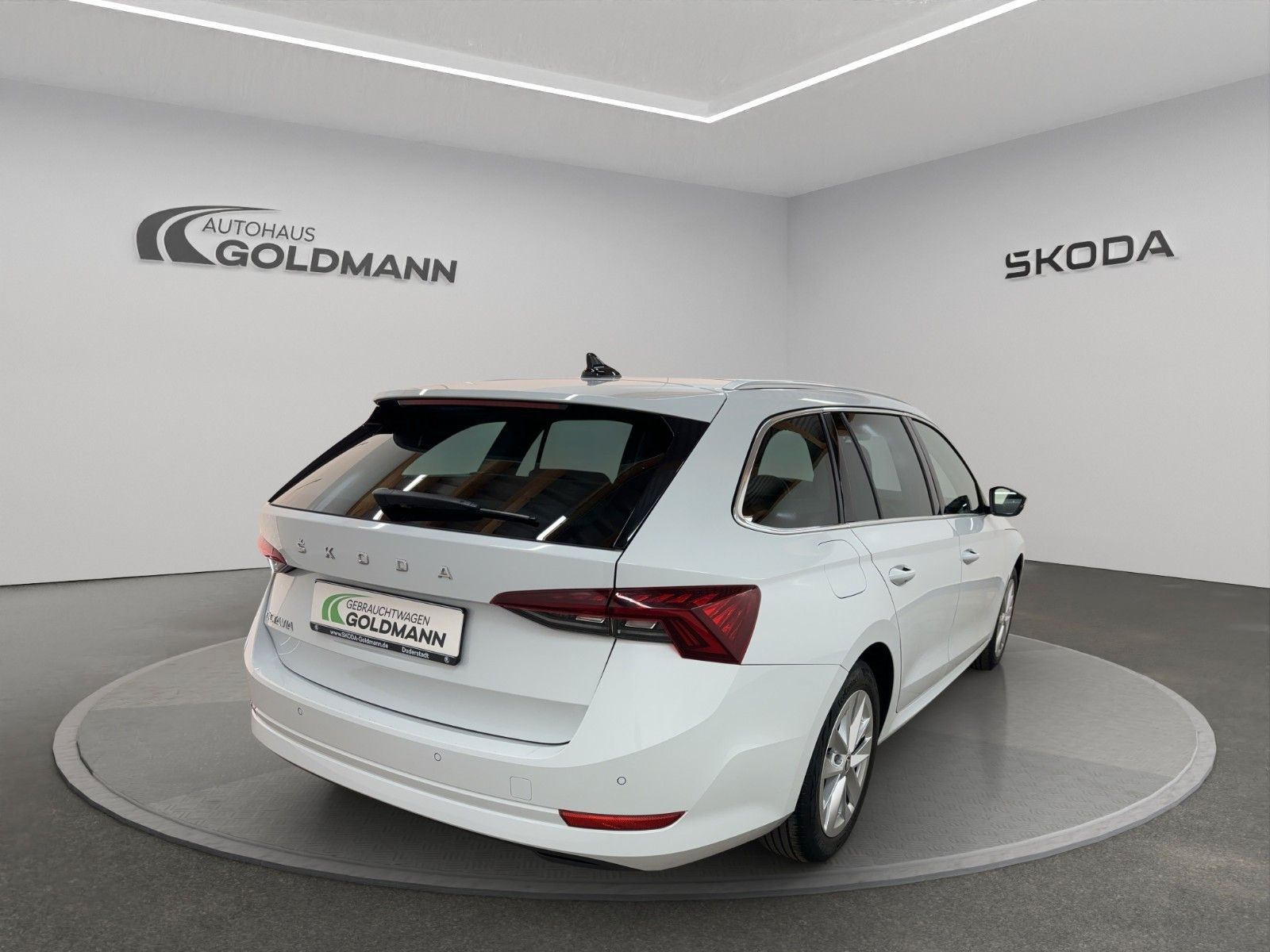 Fahrzeugabbildung SKODA Octavia Combi First Edition 1.5 TSI ACT