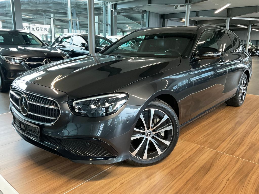 Image of Mercedes-Benz E 300
