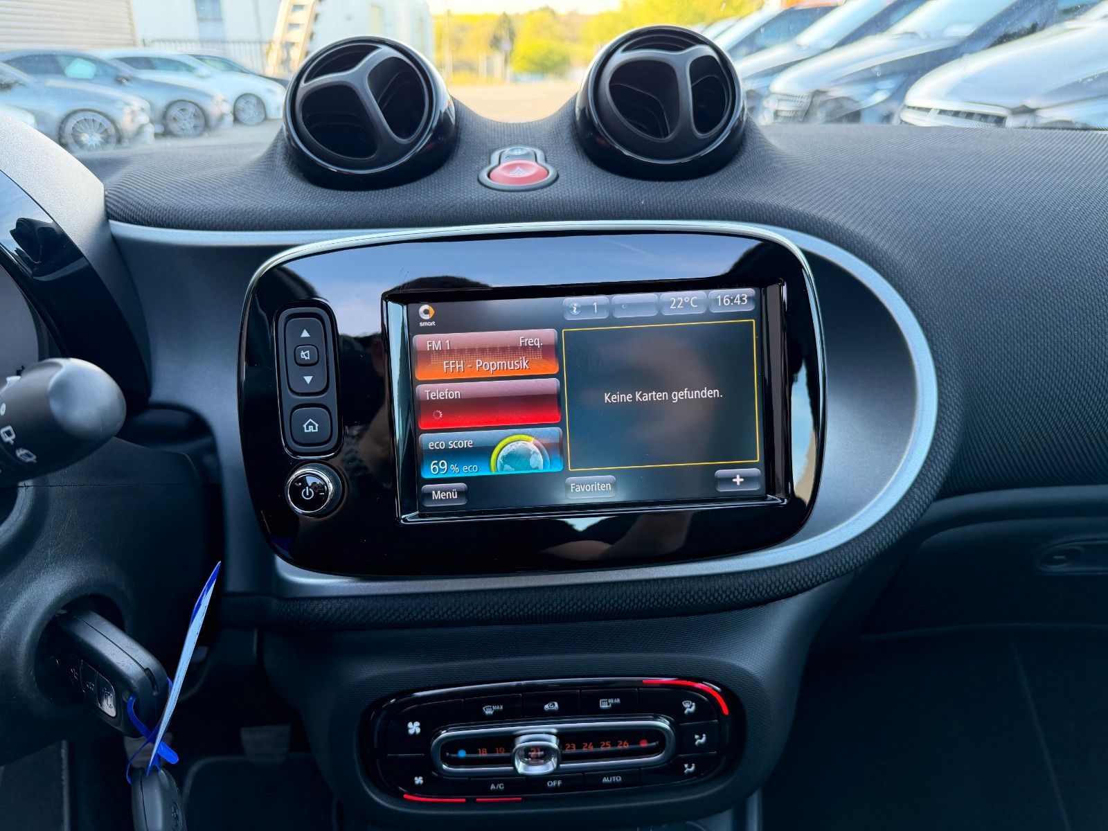 Fahrzeugabbildung Smart ForFour PASSION Tempomat+Klima+Faltdach+SHZ+BT